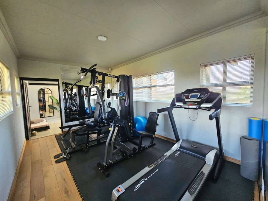5 Bedroom Property for Sale in Grimbeeck Park North West